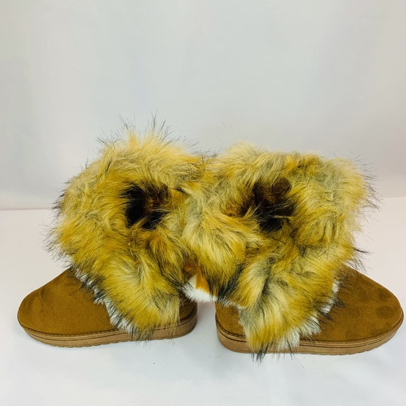 Brand New Women’s Size 6 Tan Faux Fur Lined Boots - Picture 8 of 8